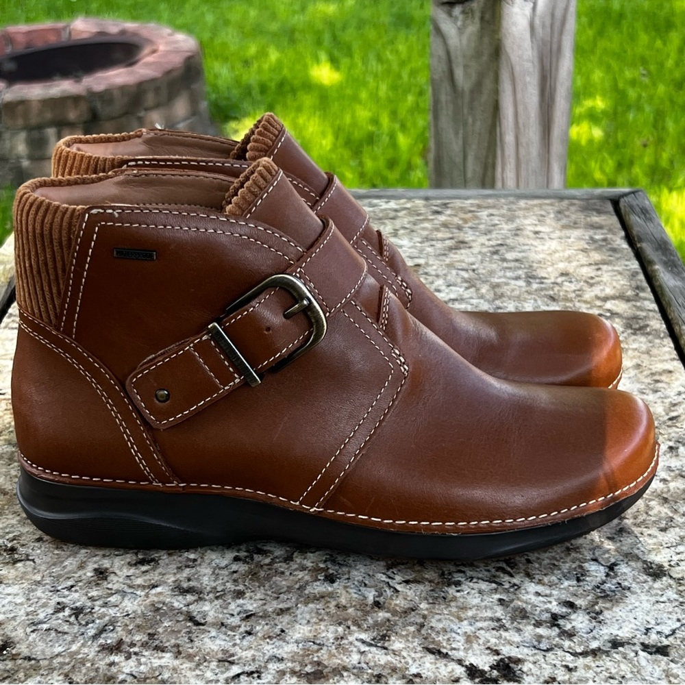 Clarks Womens Appley Mid Brown Leather Boots Size 6.5 M